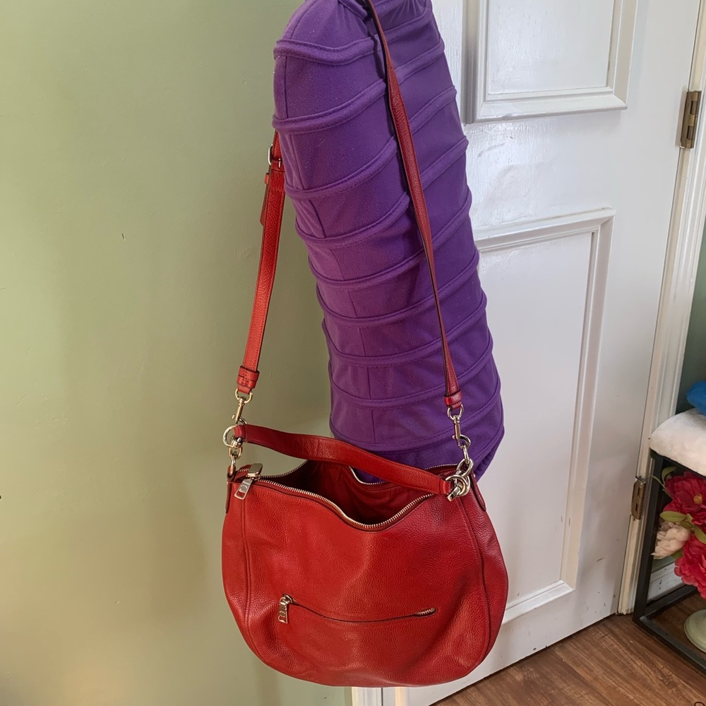 Coach - red excellent condition. - Picture 4 of 7